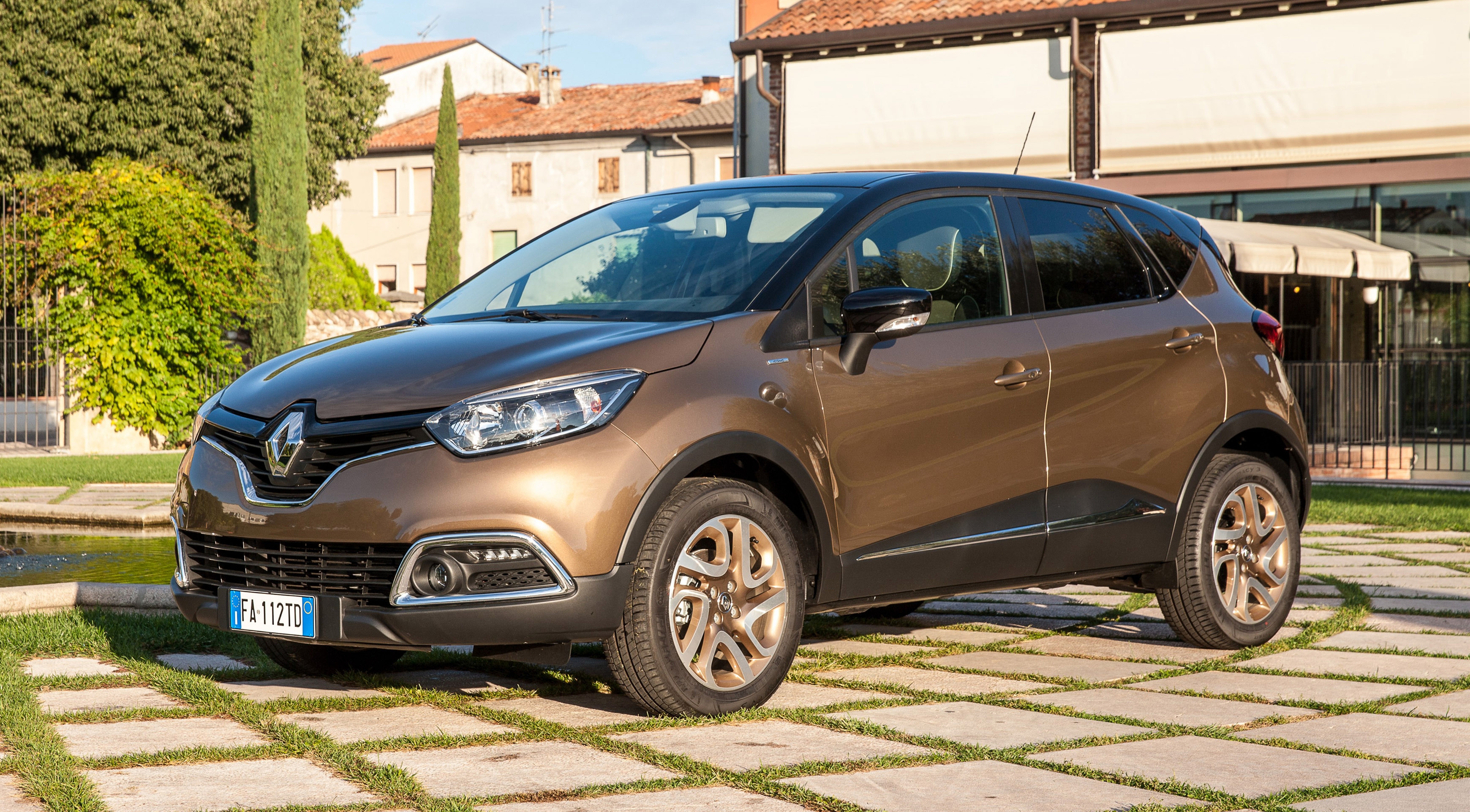 renault_captur_iconic_19.jpeg