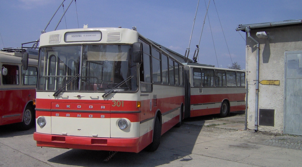 Trol_Škoda-Sanos_S_200Tr_Brno.jpg