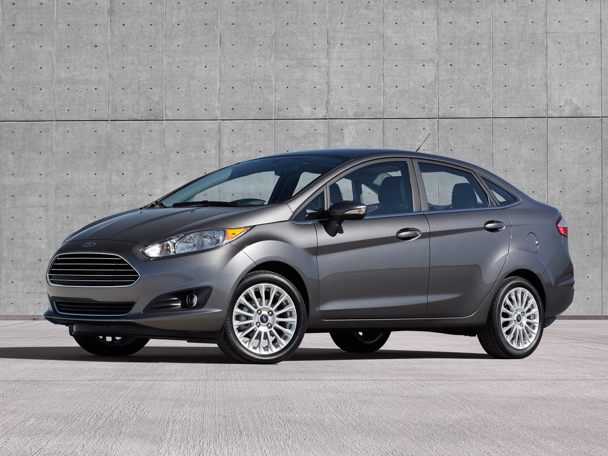 ford_fiesta_titanium_sedan_us-spec_3.jpeg