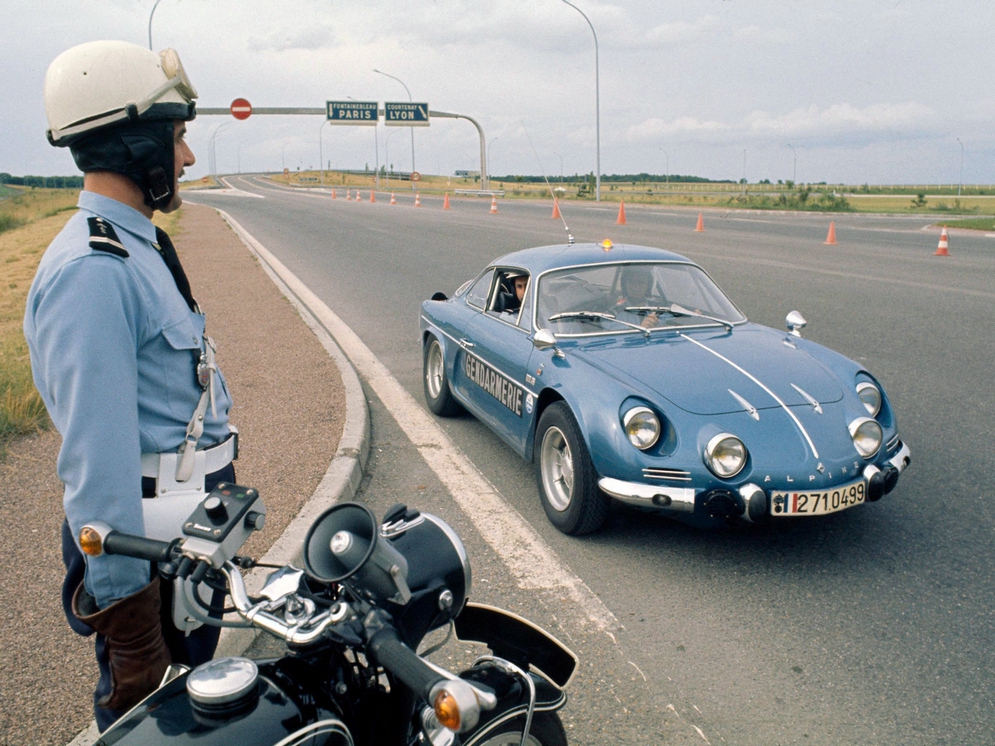 renault_alpine_a110_gendarmerie_1.jpg