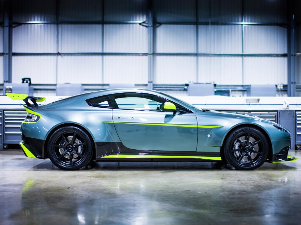 aston-martin_vantage-gt8_03.jpg