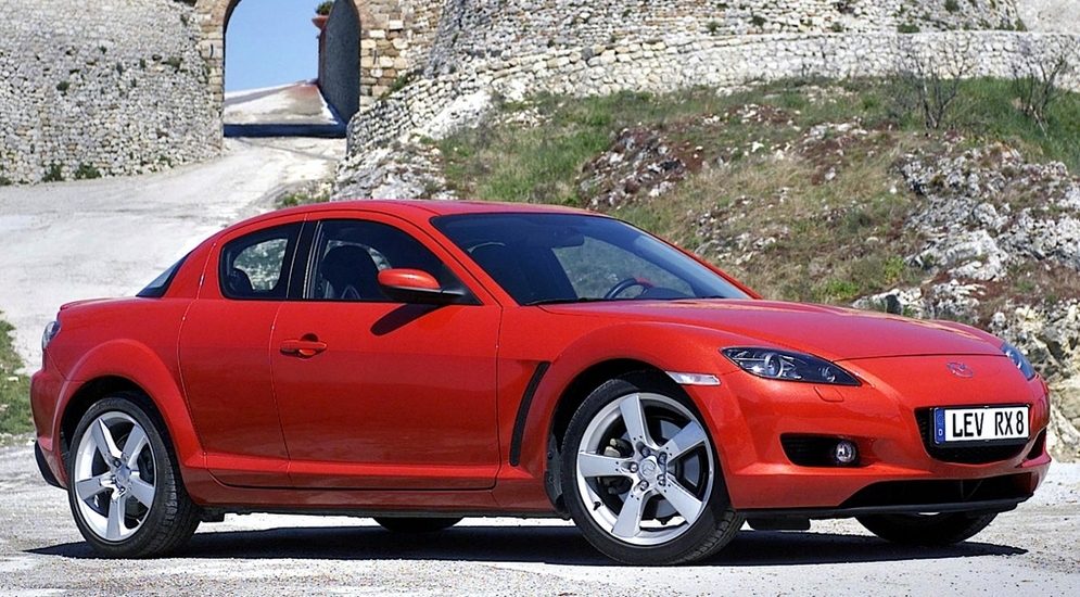 Mazda RX-8 '2003–08.jpg