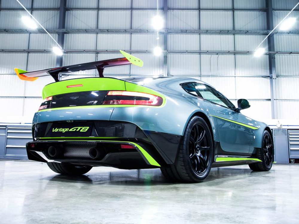 aston-martin_vantage-gt8_06.jpg