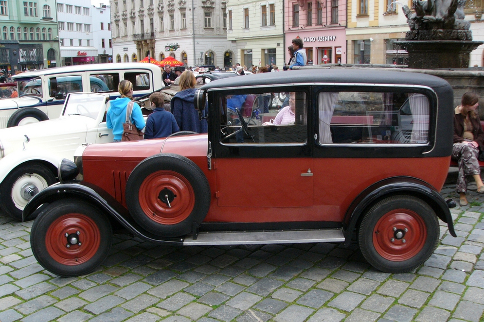 Zbrojovka_Brno_Z18_side.jpg