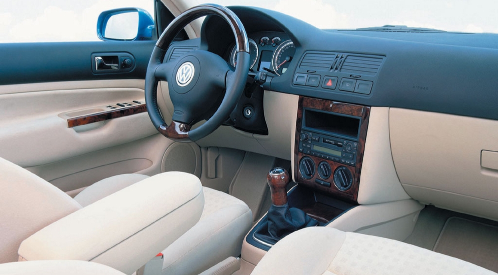 Торпедо Volkswagen Bora '1998–2005.jpg