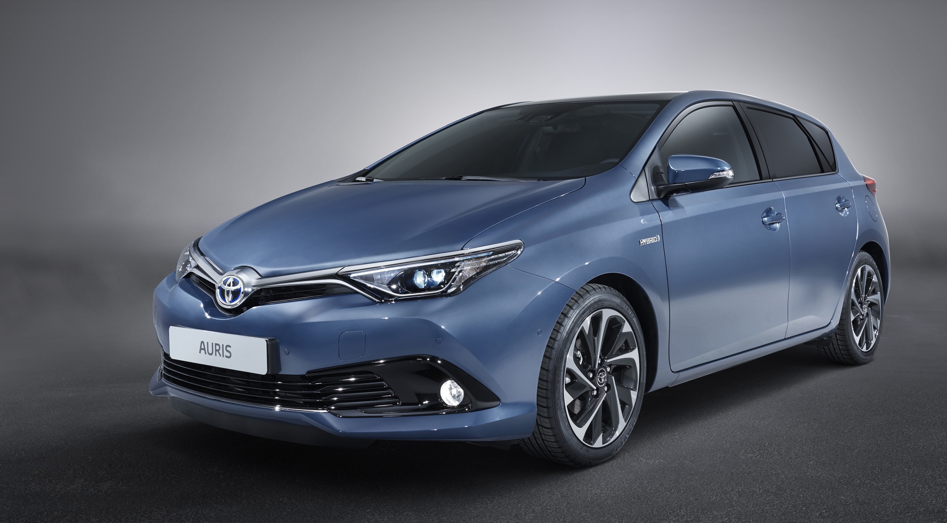 toyota_auris_hybrid_5.jpeg