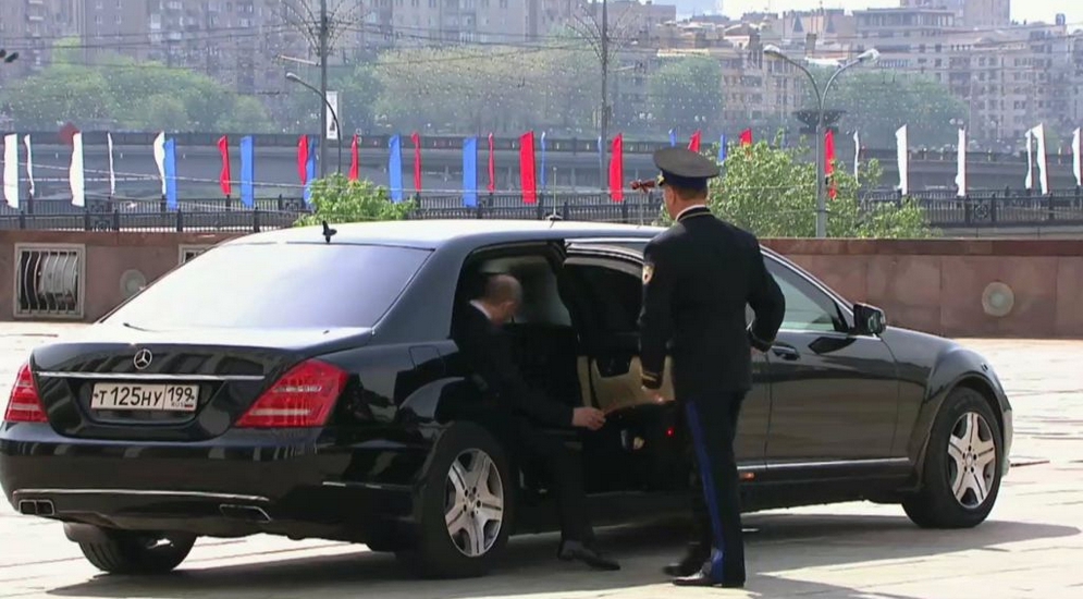 Mercedes S600 Pullman Guard.jpg