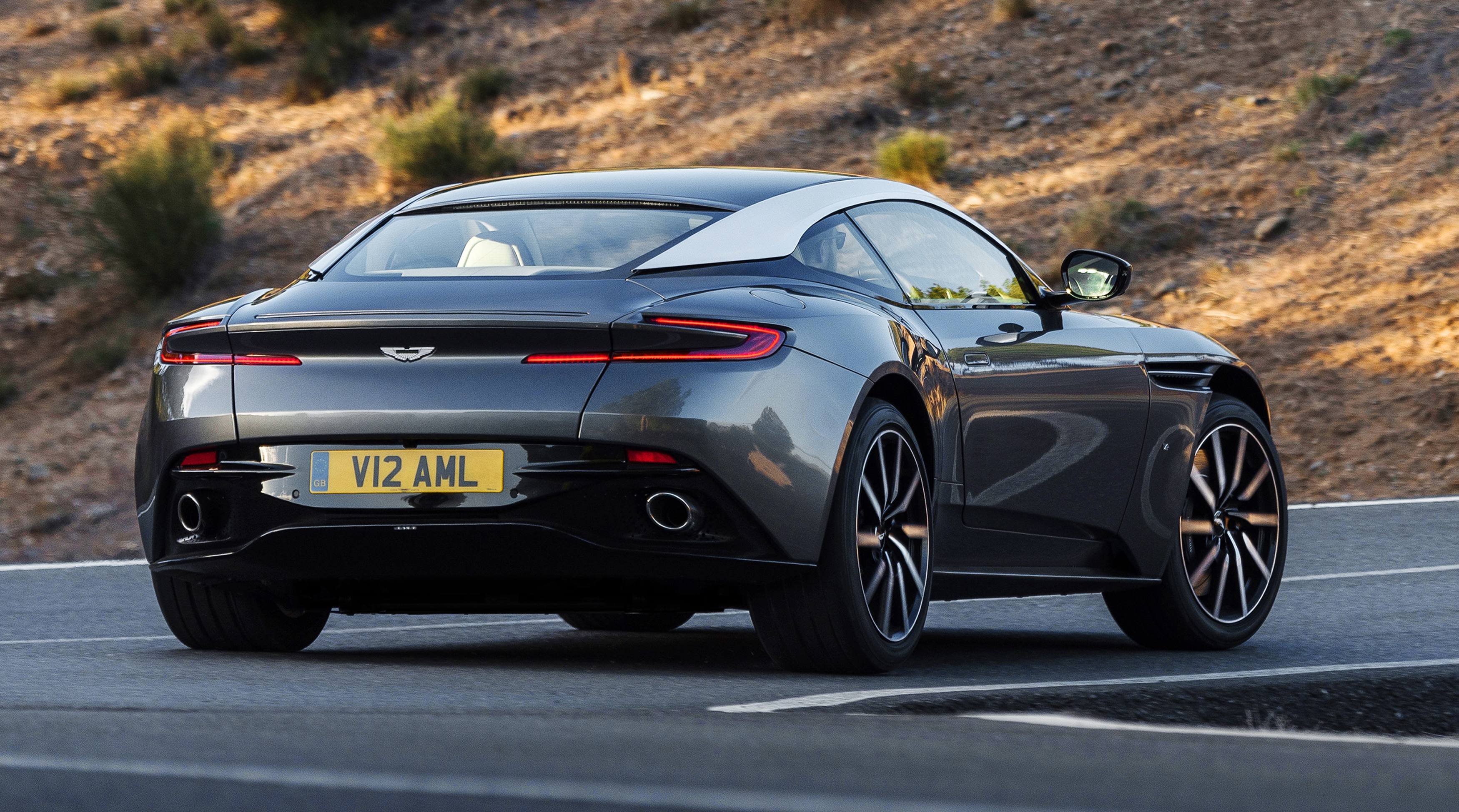 aston_martin_db11_18.jpeg